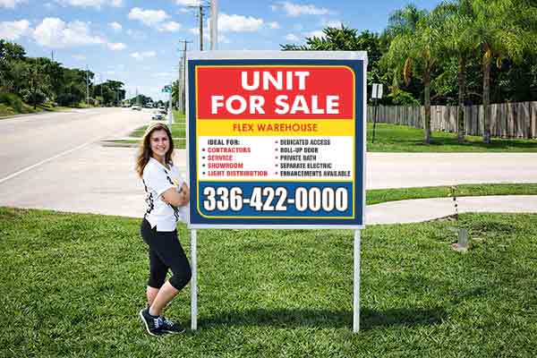 4x4 for sale sign with metal post kit installed outdoors