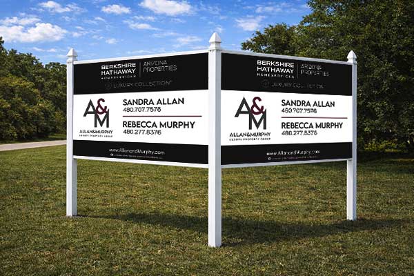 4x8 auction sign mounted in arrow post for auction listing