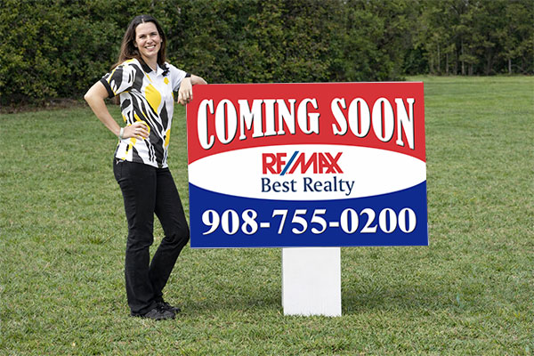 32x48 RE/MAX real estate sign for neighborhood direction