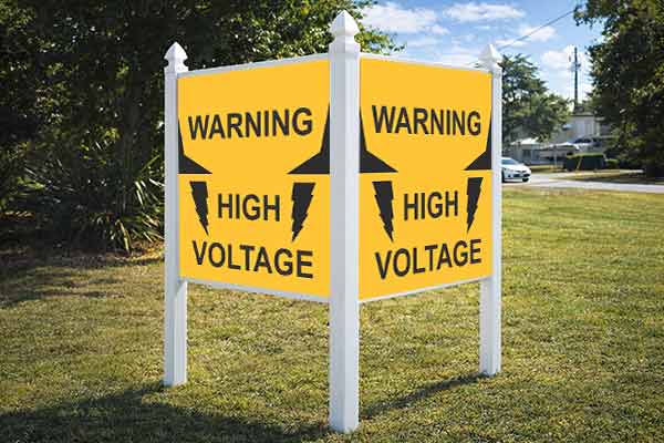 4x4 auction sign with arrow post kit installed outdoors